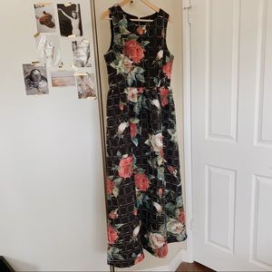 BLACK FLORAL SLEEVELESS MAXI DRESS - QUILTED LARGE